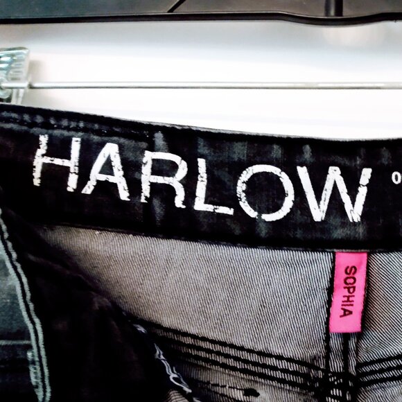 Harlow-Sophia Black Denim Cuff Shorts - Picture 6 of 8